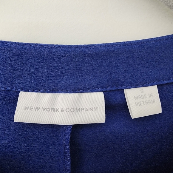 New York & Company size Small blue blouse - Picture 2 of 6